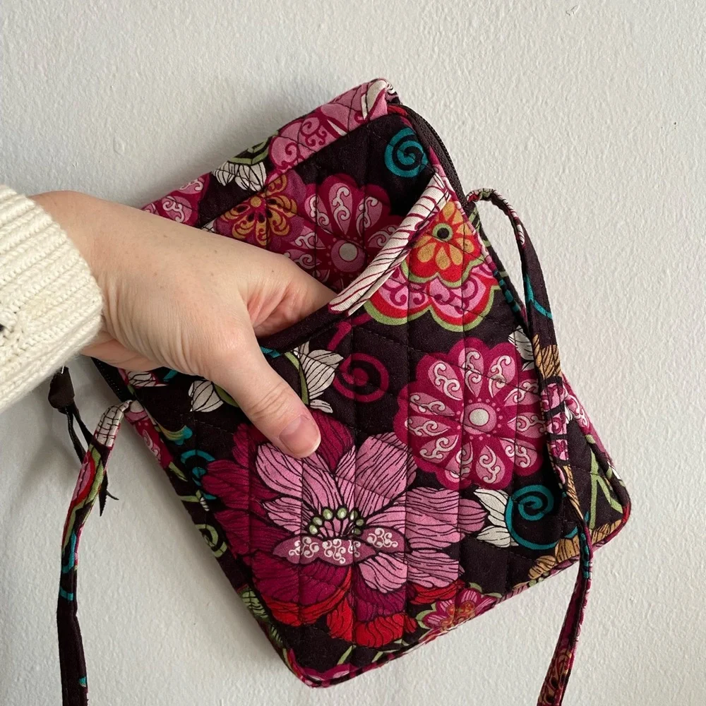 Vera Bradley Crossbody | Vintage Paisley Pattern - Picture 4 of 6